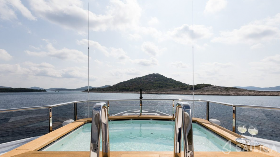 Alia 60 - Yacht Charter Sailica