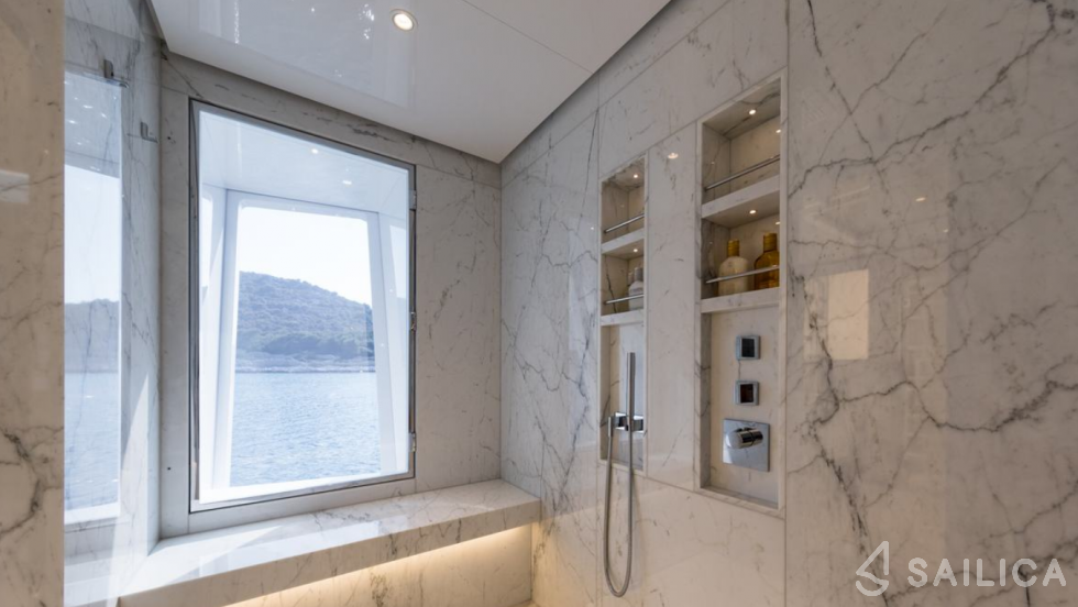 Alia 60 - Yacht Charter Sailica
