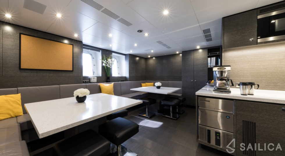 Alia 60 - Yacht Charter Sailica