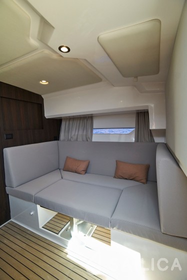 Oryx 379 - Yacht Charter Sailica