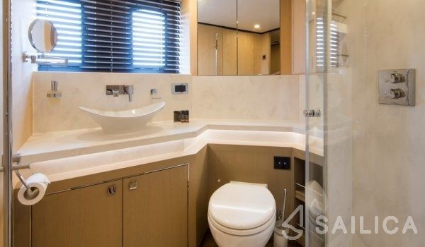 Vanquish 82 - Yacht Charter Sailica