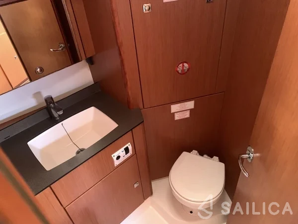 Bavaria 41 Cruiser - Yacht Charter Sailica