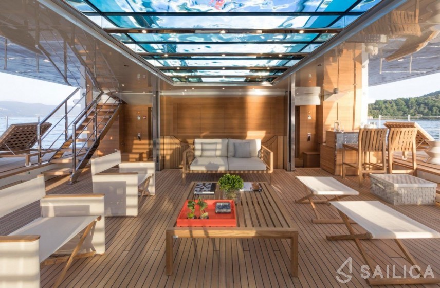 Sanlorenzo 52 Steel - Yacht Charter Sailica