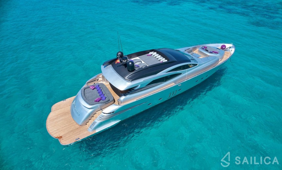 Pershing 90 - Yacht Charter Sailica