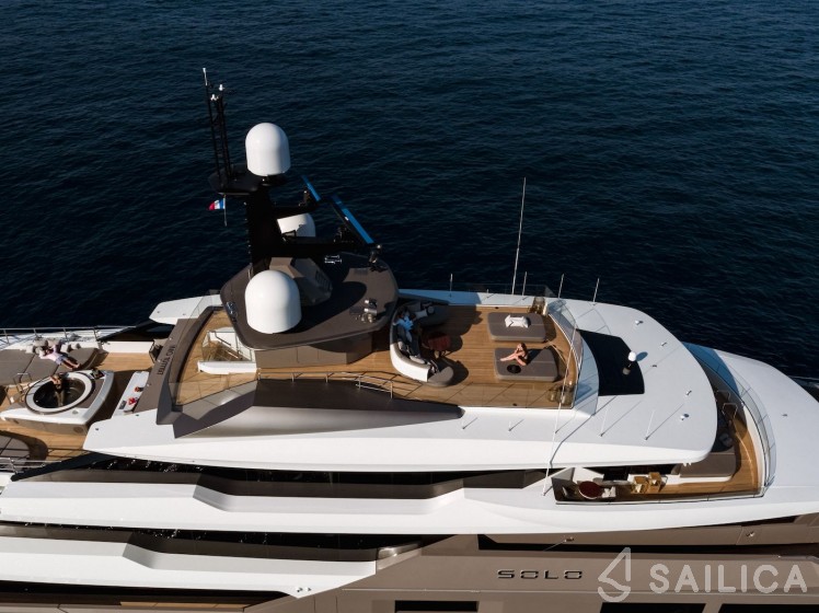 Tankoa S701 - Yacht Charter Sailica