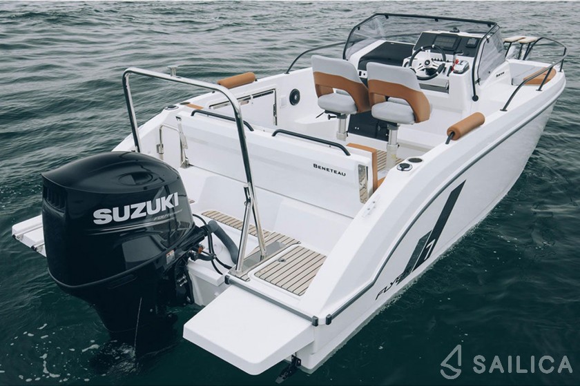 Beneteau Flyer 7 - Yacht Charter Sailica