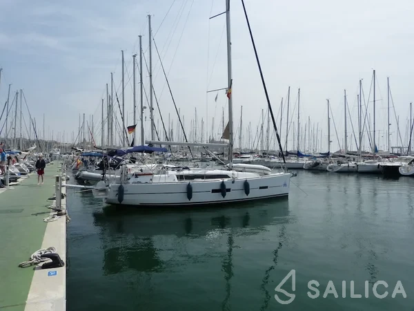 Dufour 382 GL - Yacht Charter Sailica