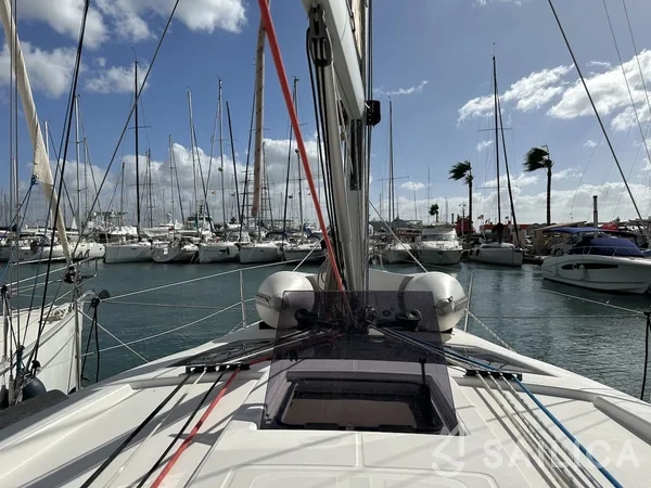 Dufour 382 GL - Yacht Charter Sailica