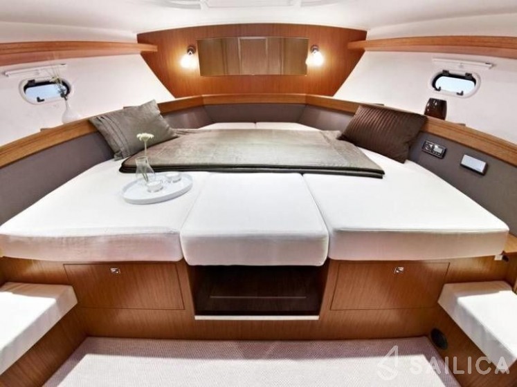 Bavaria Sport 39 - Yacht Charter Sailica