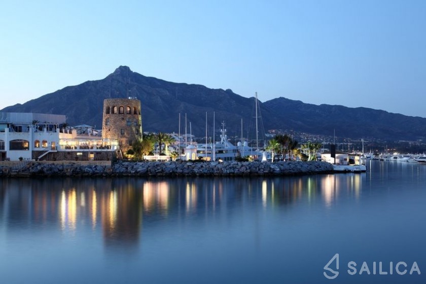 Fairline 48 - Yacht Charter Sailica