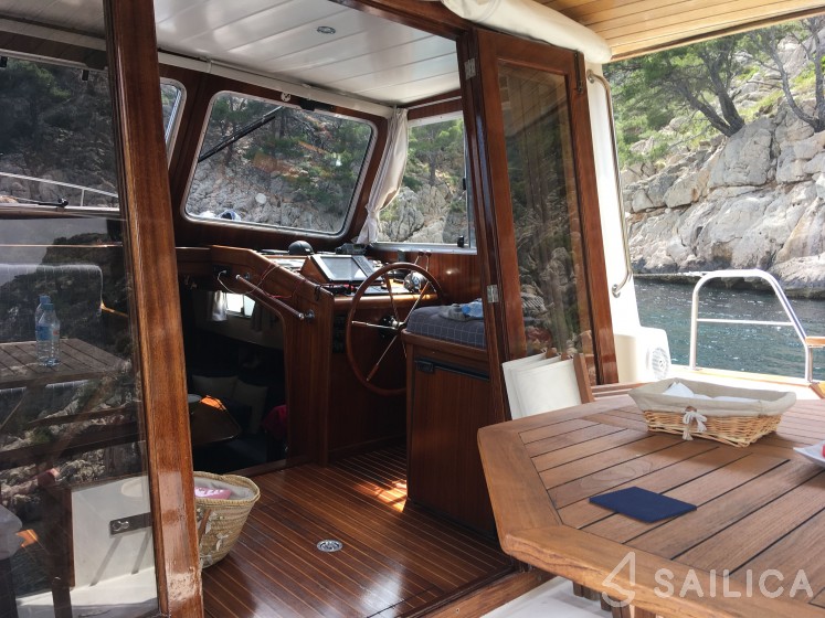 Menorquin 130 - Yacht Charter Sailica