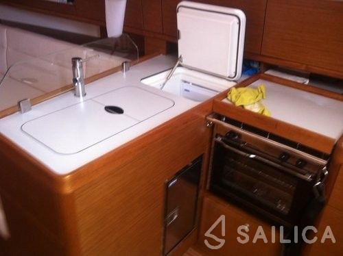 Dehler 41 - Yacht Charter Sailica