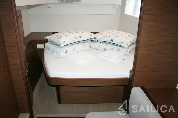 Lagoon 40 - Yacht Charter Sailica
