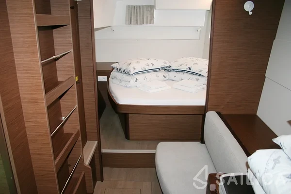 Lagoon 40 - Yacht Charter Sailica