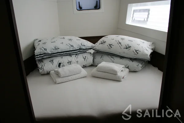 Lagoon 40 - Yacht Charter Sailica