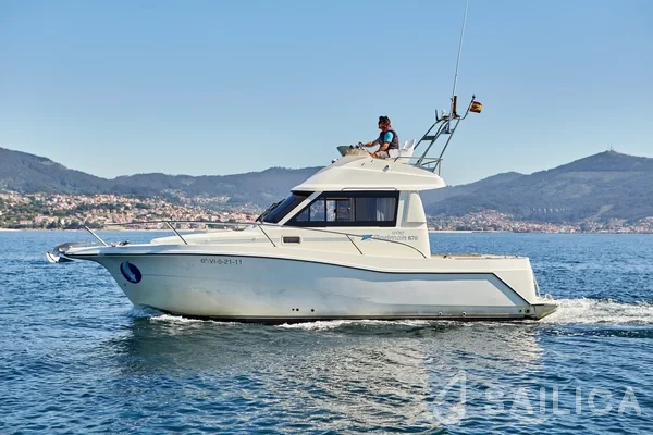 Rodman Fly 870 - Yacht Charter Sailica