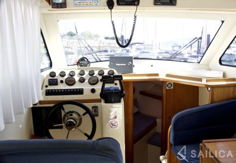 Rodman Fly 870 - Yacht Charter Sailica