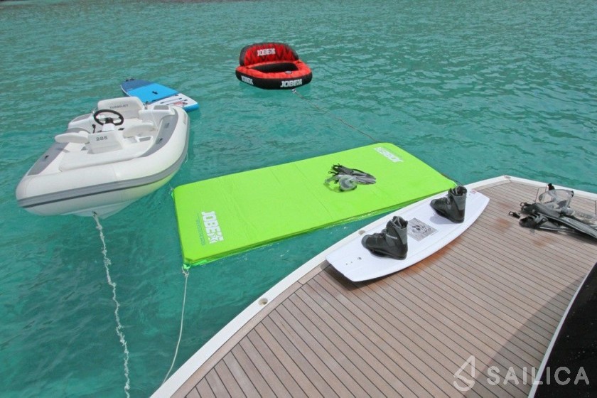 Portofino 48 - Yacht Charter Sailica