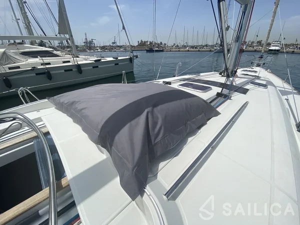 Oceanis 50 Family - Yacht Charter Sailica