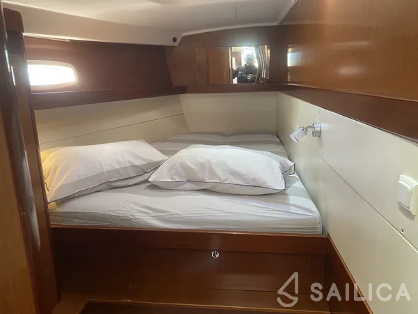 Oceanis 50 Family - Yacht Charter Sailica