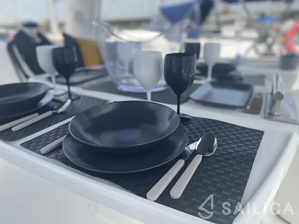 Oceanis 50 Family - Yacht Charter Sailica