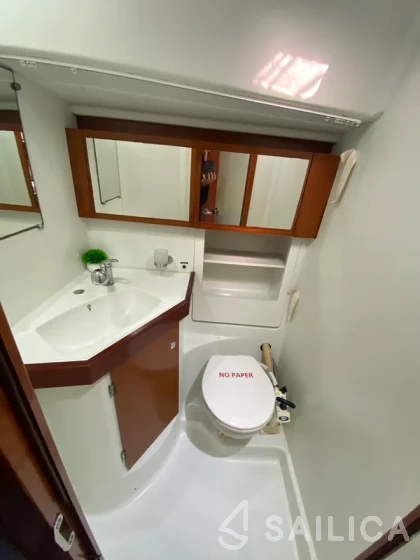 Oceanis 50 Family - Yacht Charter Sailica