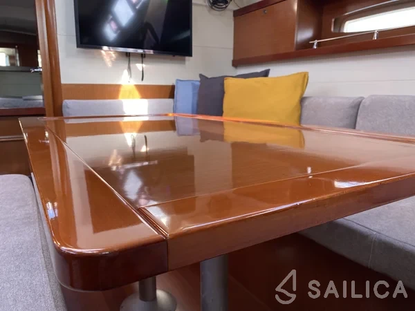 Oceanis 50 Family - Yacht Charter Sailica