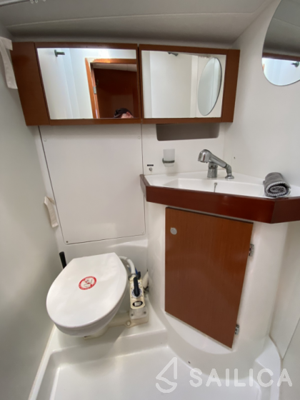 Oceanis 50 - Yacht Charter Sailica