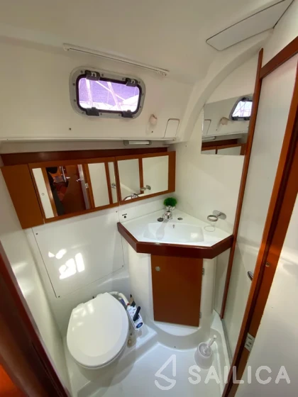 Oceanis 50 Family - Yacht Charter Sailica