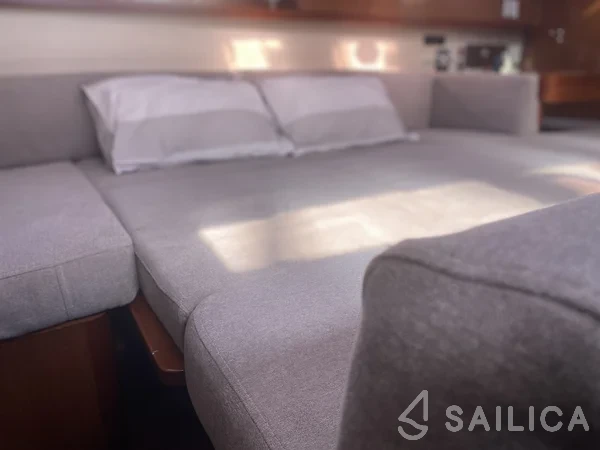 Oceanis 50 Family - Yacht Charter Sailica