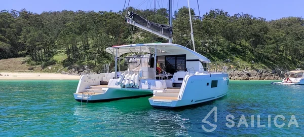 Lagoon 42 - Yacht Charter Sailica
