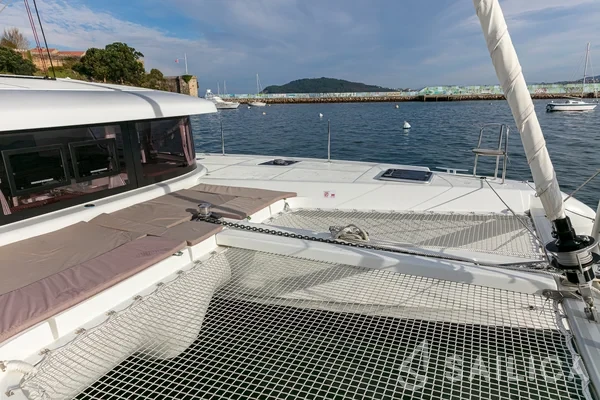 Lagoon 42 - Yacht Charter Sailica