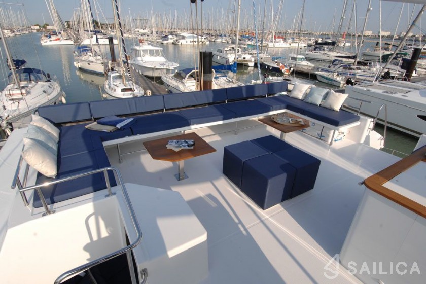 Victoria 67 - Yacht Charter Sailica