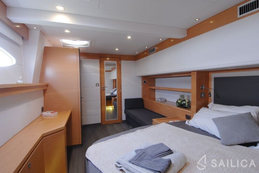 Victoria 67 - Yacht Charter Sailica