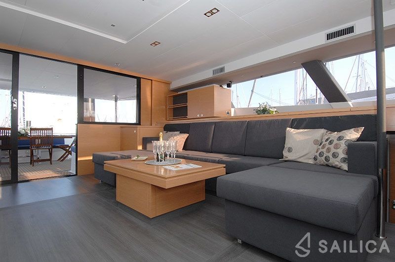 Victoria 67 - Yacht Charter Sailica