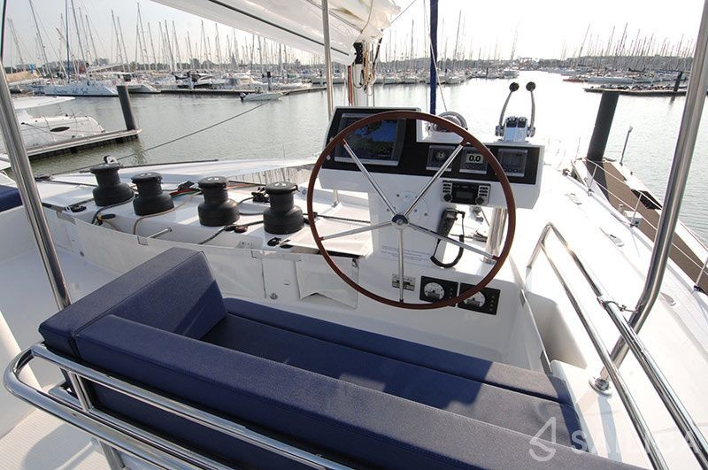 Victoria 67 - Yacht Charter Sailica