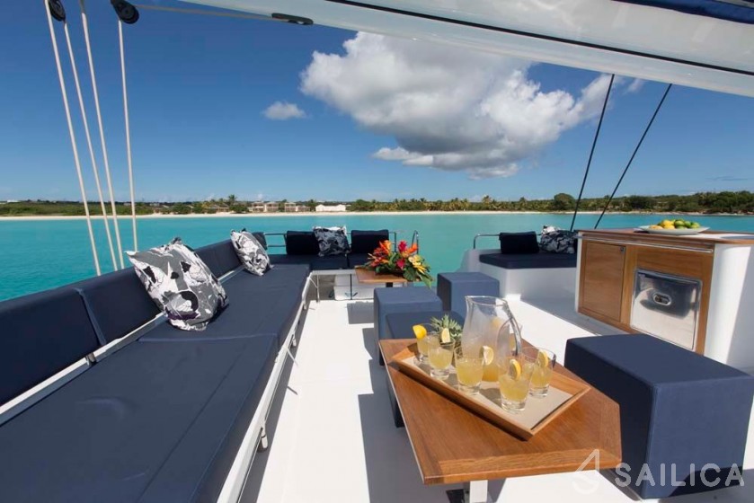Victoria 67 - Yacht Charter Sailica