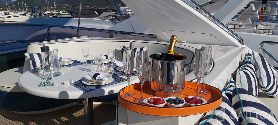 Horizon Elegance 78 - Yacht Charter Sailica