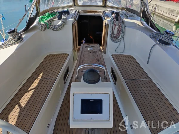 Bavaria 41 Cruiser - Yacht Charter Sailica