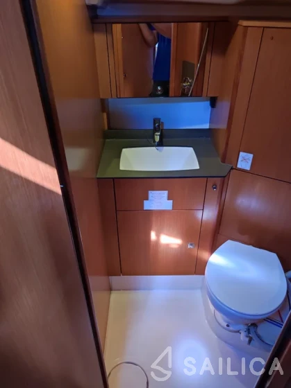 Bavaria 41 Cruiser - Yacht Charter Sailica
