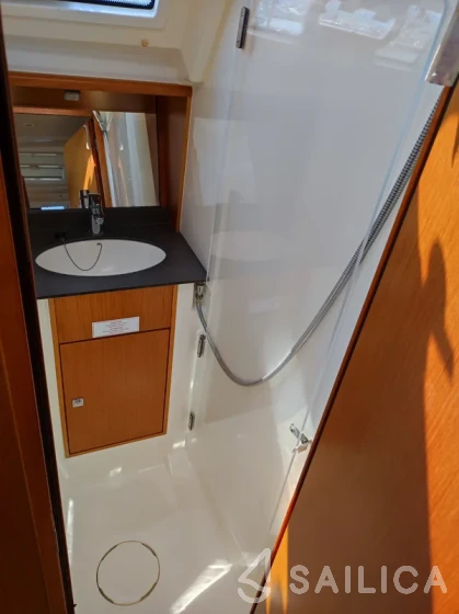 Bavaria 41 Cruiser - Yacht Charter Sailica