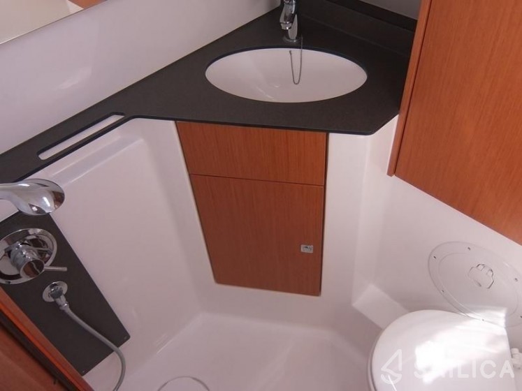 Bavaria 46 Cruiser - Yacht Charter Sailica