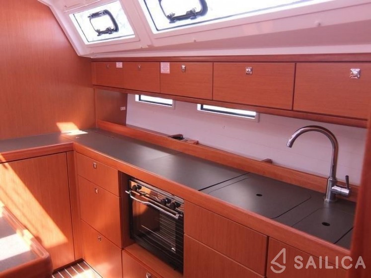 Bavaria 46 Cruiser - Yacht Charter Sailica