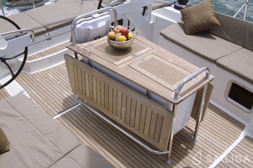 Jeanneau 57 - Yacht Charter Sailica