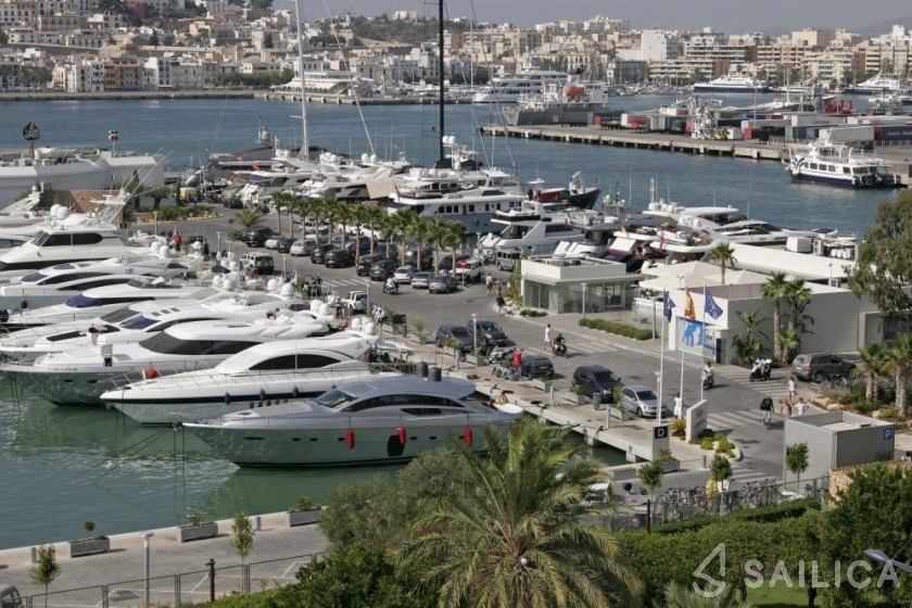 Jeanneau 57 - Yacht Charter Sailica