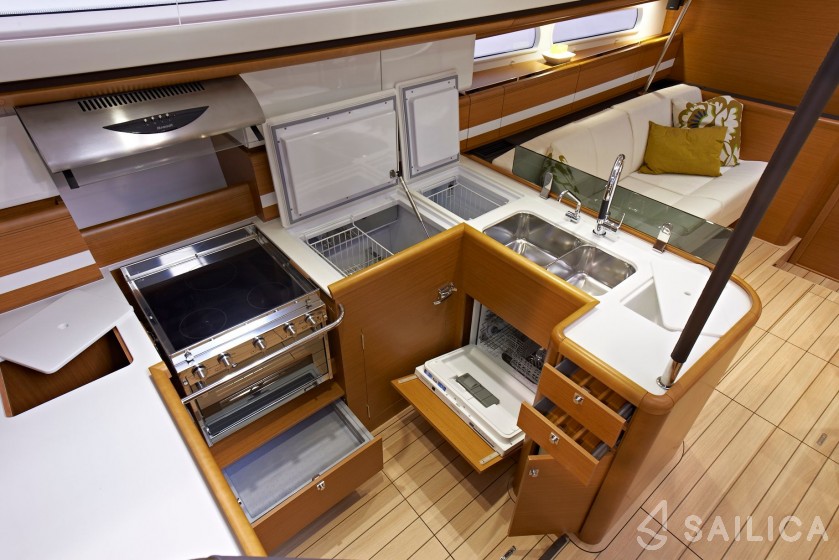 Jeanneau 57 - Yacht Charter Sailica