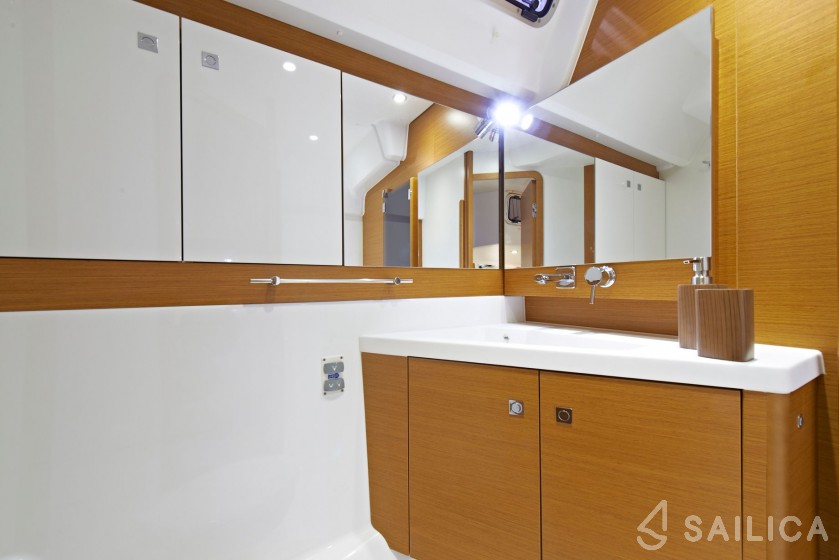 Jeanneau 57 - Yacht Charter Sailica
