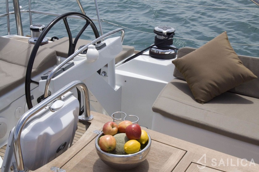 Jeanneau 57 - Yacht Charter Sailica