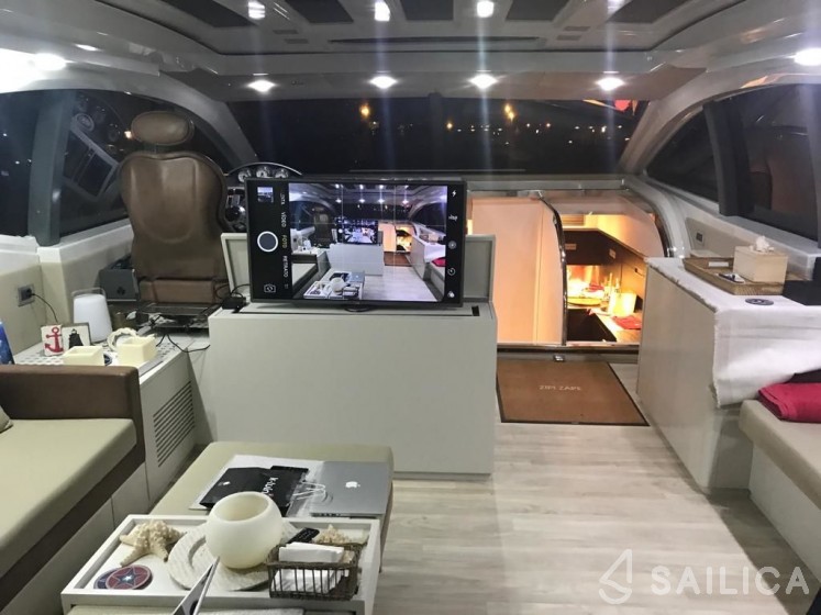 Azimut 68 - Yacht Charter Sailica