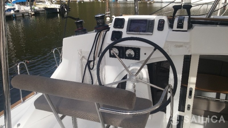 Lagoon 380 S2 - Yacht Charter Sailica